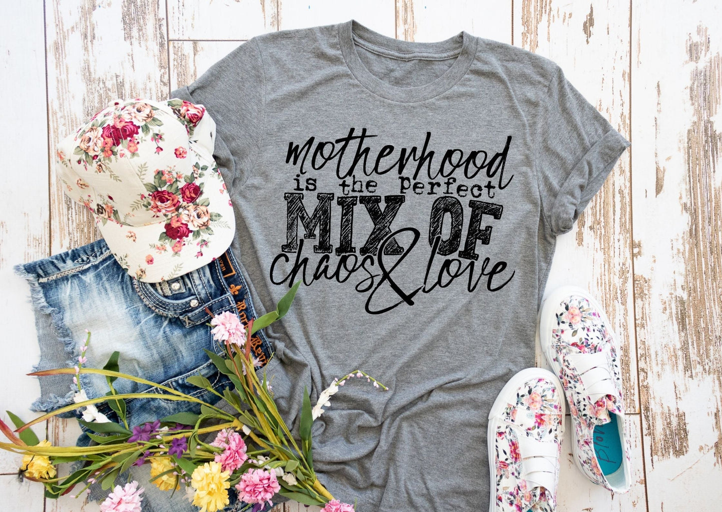 Motherhood Is The Perfect Mix Of Chaos & Loveš¤±