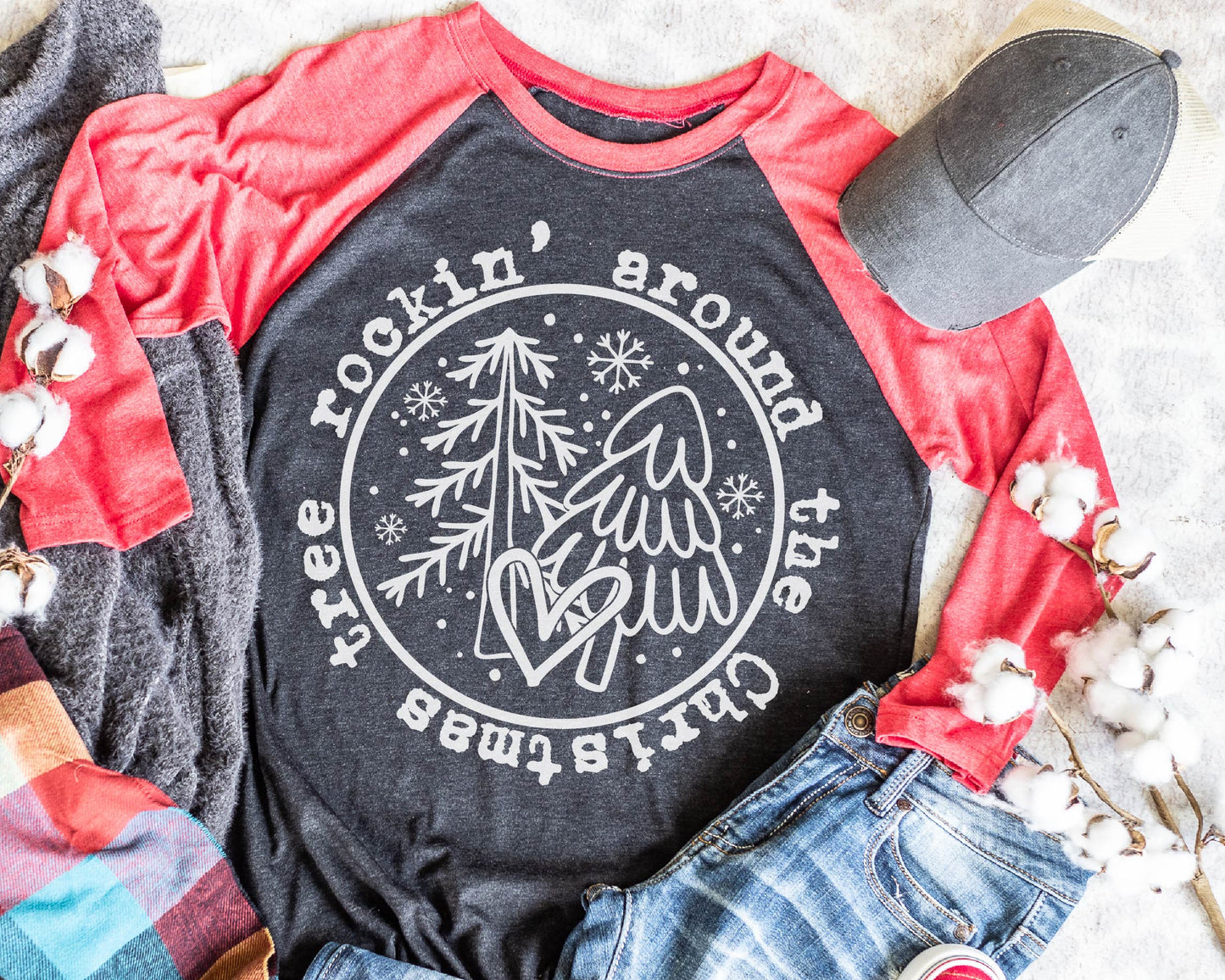 Rockin' Around The Christmas Tree (short sleeve) 🎄