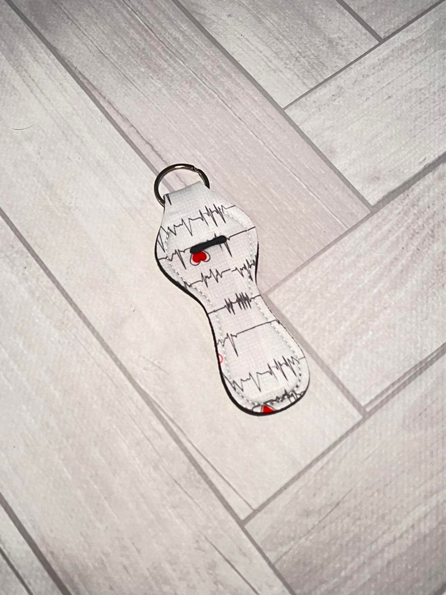 White Heartbeat Lip-gloss Keychain