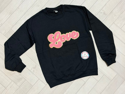 Cursive LOVE Sweatshirt in Pink