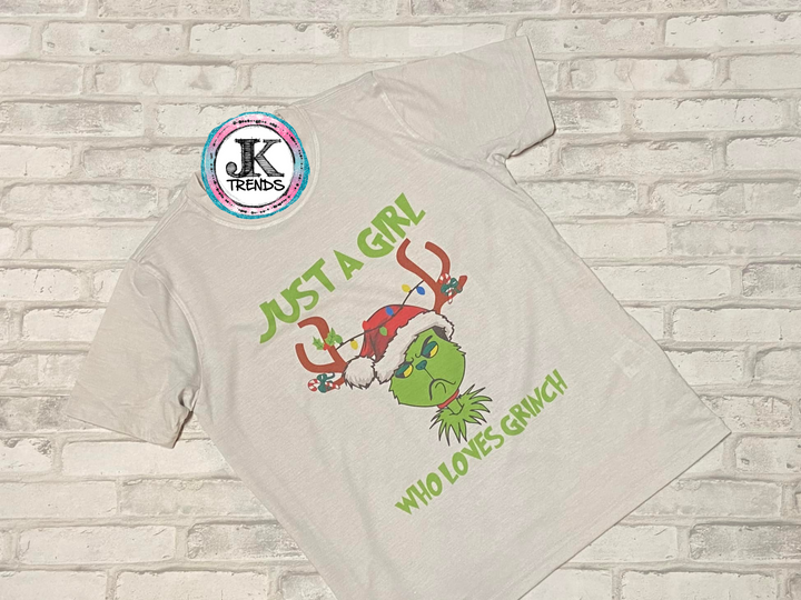 Grinch Just A Girl That Loves Grinch Cindy Lou Short Sleeved Shirt